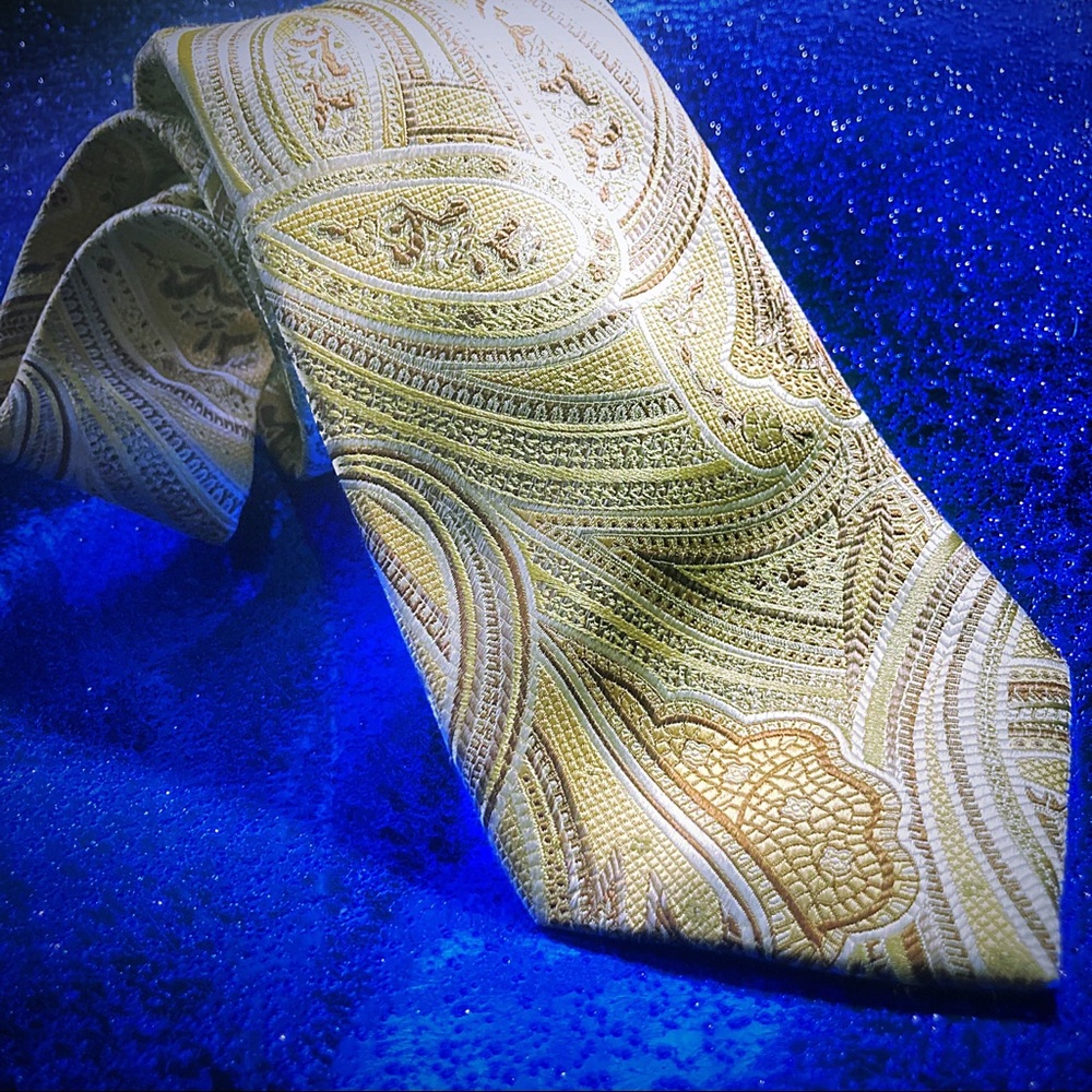 Tasso Elba neck tie